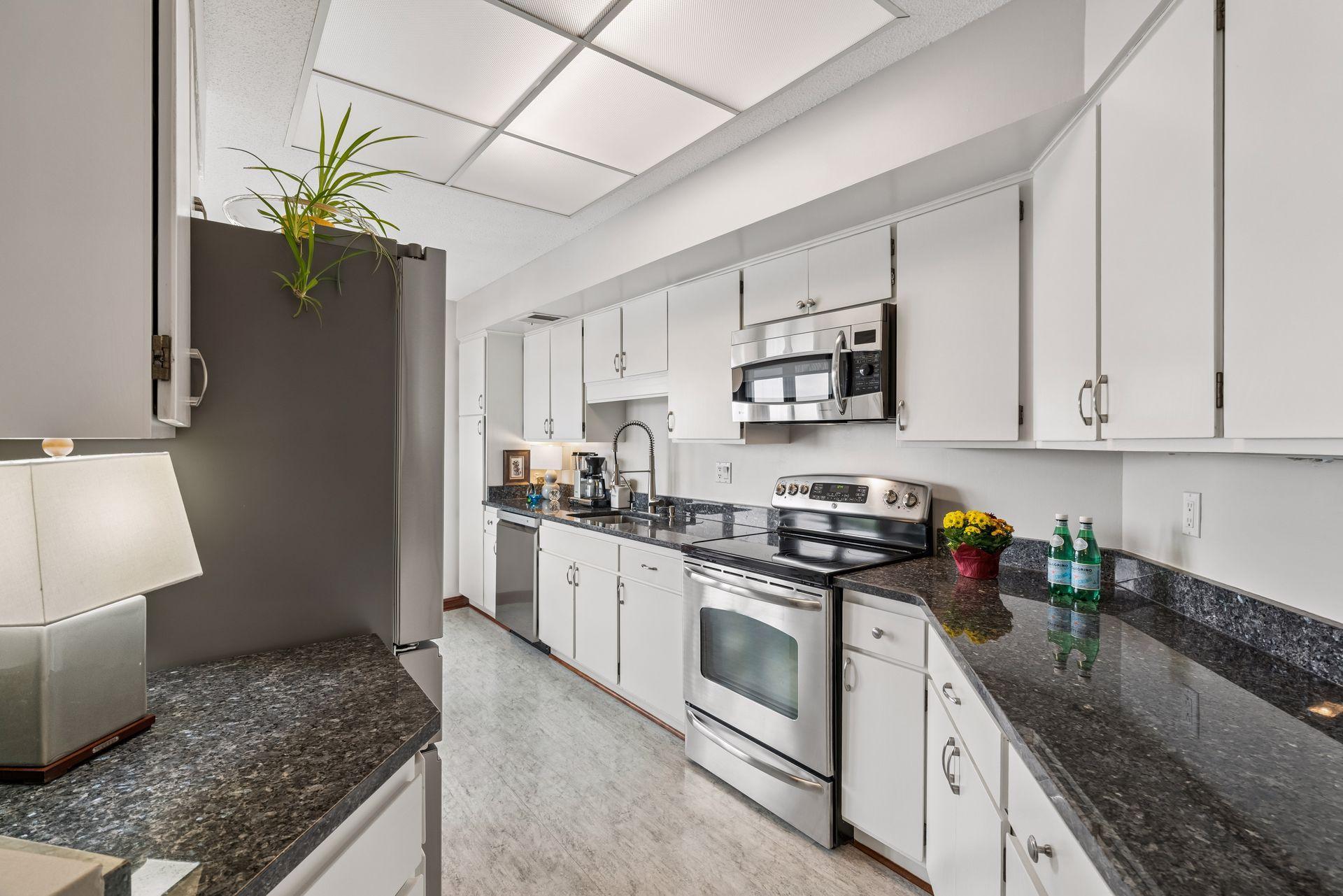 View of Residential at 2950 Dean Parkway #1805, Minneapolis MN 55416, Minneapolis (30 of 85) - Mike Wilen | Minnesota Team Real Estate