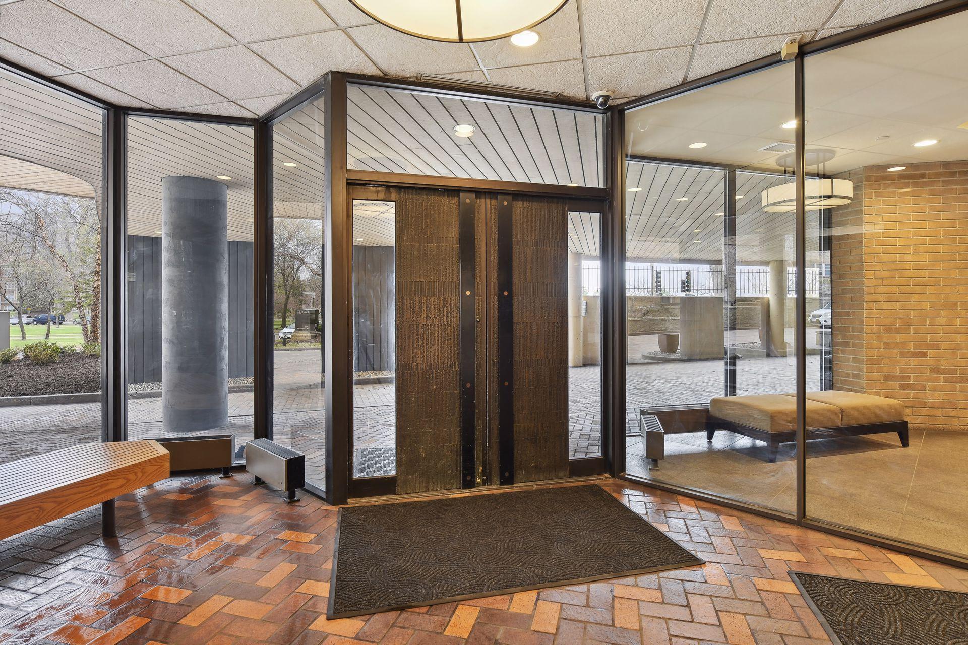 View of Residential at 2950 Dean Parkway #1805, Minneapolis MN 55416, Minneapolis (6 of 85) - Mike Wilen | Minnesota Team Real Estate