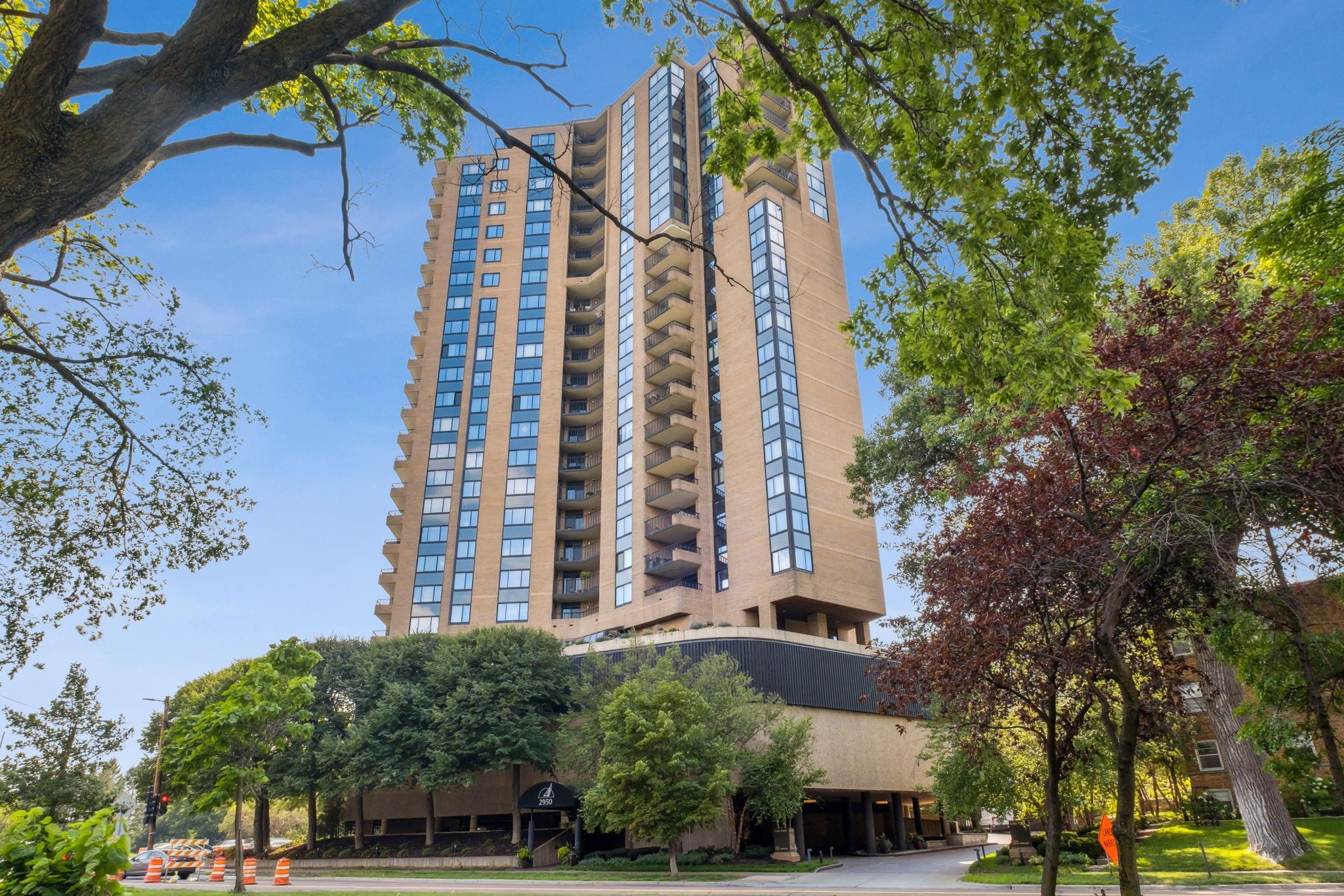 View of Residential at 2950 Dean Parkway #1805, Minneapolis MN 55416, Minneapolis (75 of 85) - Mike Wilen | Minnesota Team Real Estate