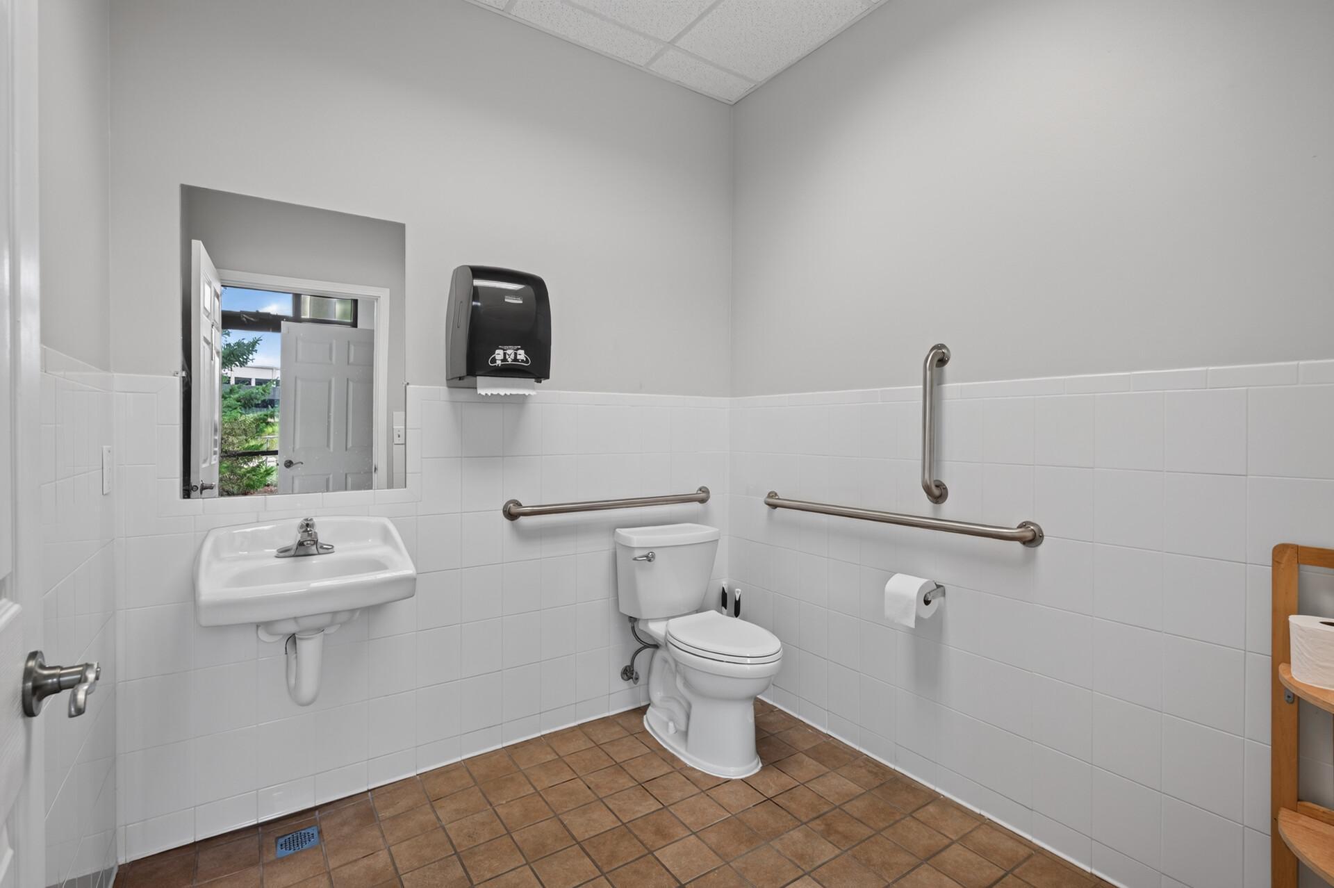 View of Commercial Sale at 1103 Weir Drive #200, Woodbury MN 55125, Woodbury (19 of 48) - Mike Wilen | Minnesota Team Real Estate