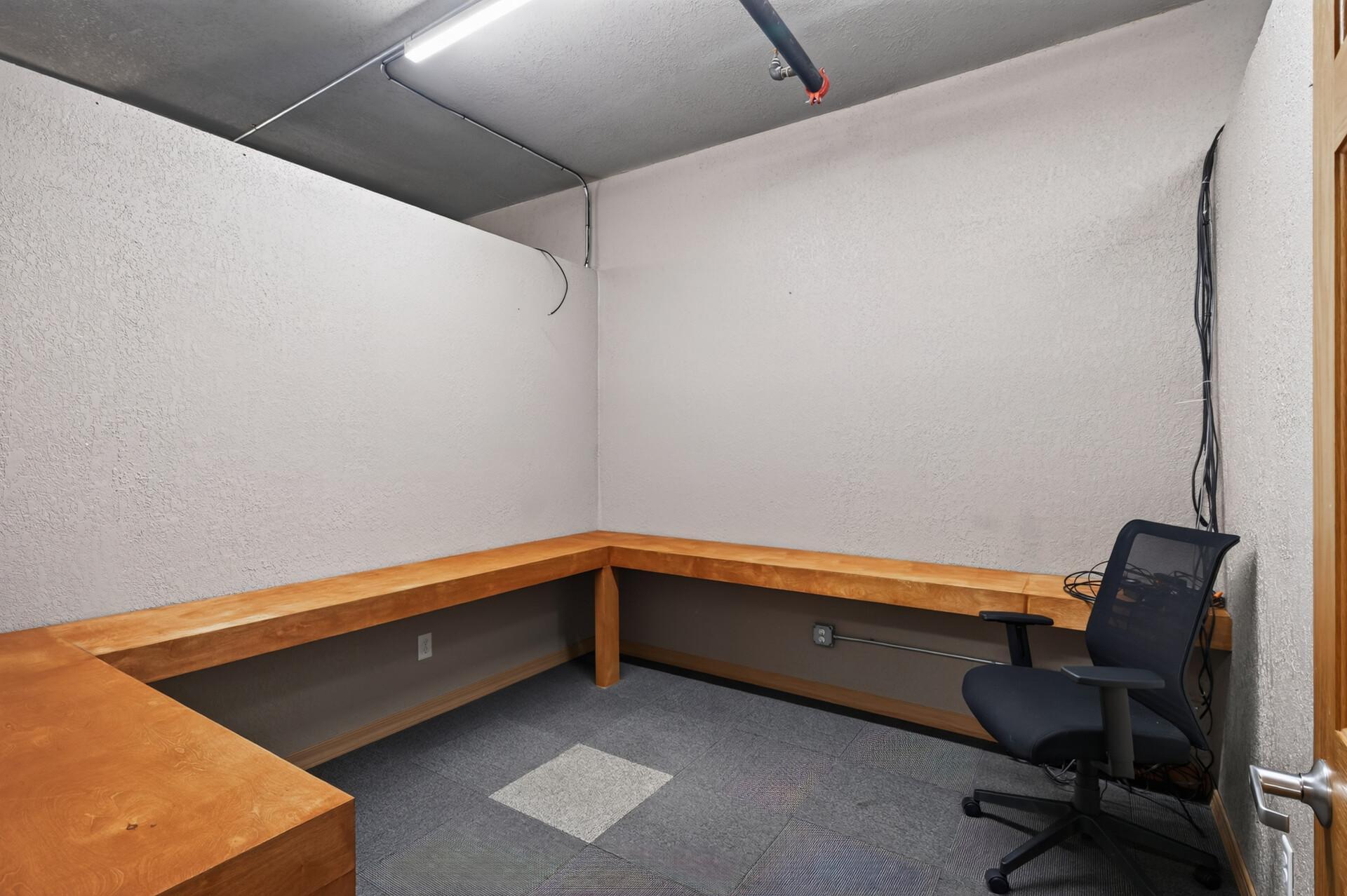 View of Commercial Sale at 1103 Weir Drive #200, Woodbury MN 55125, Woodbury (16 of 48) - Mike Wilen | Minnesota Team Real Estate
