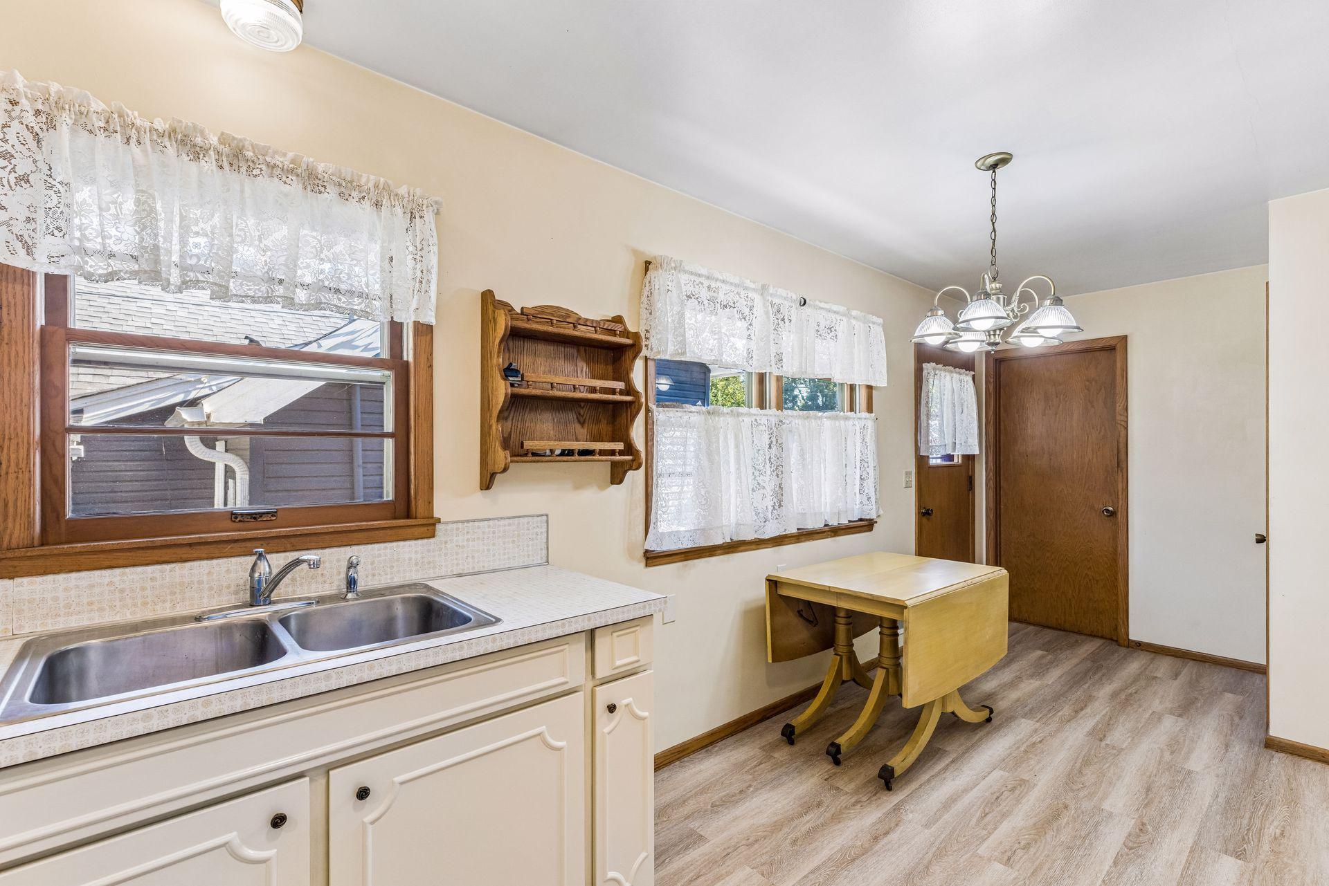 View of Residential at 1411 Alaska Avenue, Saint Paul MN 55116, Saint Paul (7 of 18) - Mike Wilen | Minnesota Team Real Estate