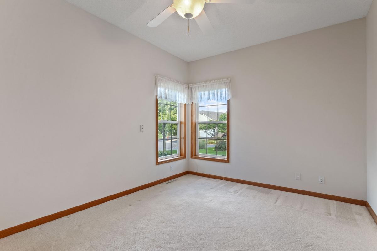 View of Residential at 583 Holly Lane, Oakdale MN 55128, Oakdale (33 of 54) - Mike Wilen | Minnesota Team Real Estate