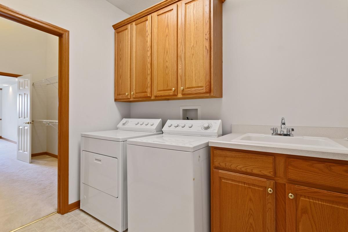 View of Residential at 583 Holly Lane, Oakdale MN 55128, Oakdale (40 of 54) - Mike Wilen | Minnesota Team Real Estate