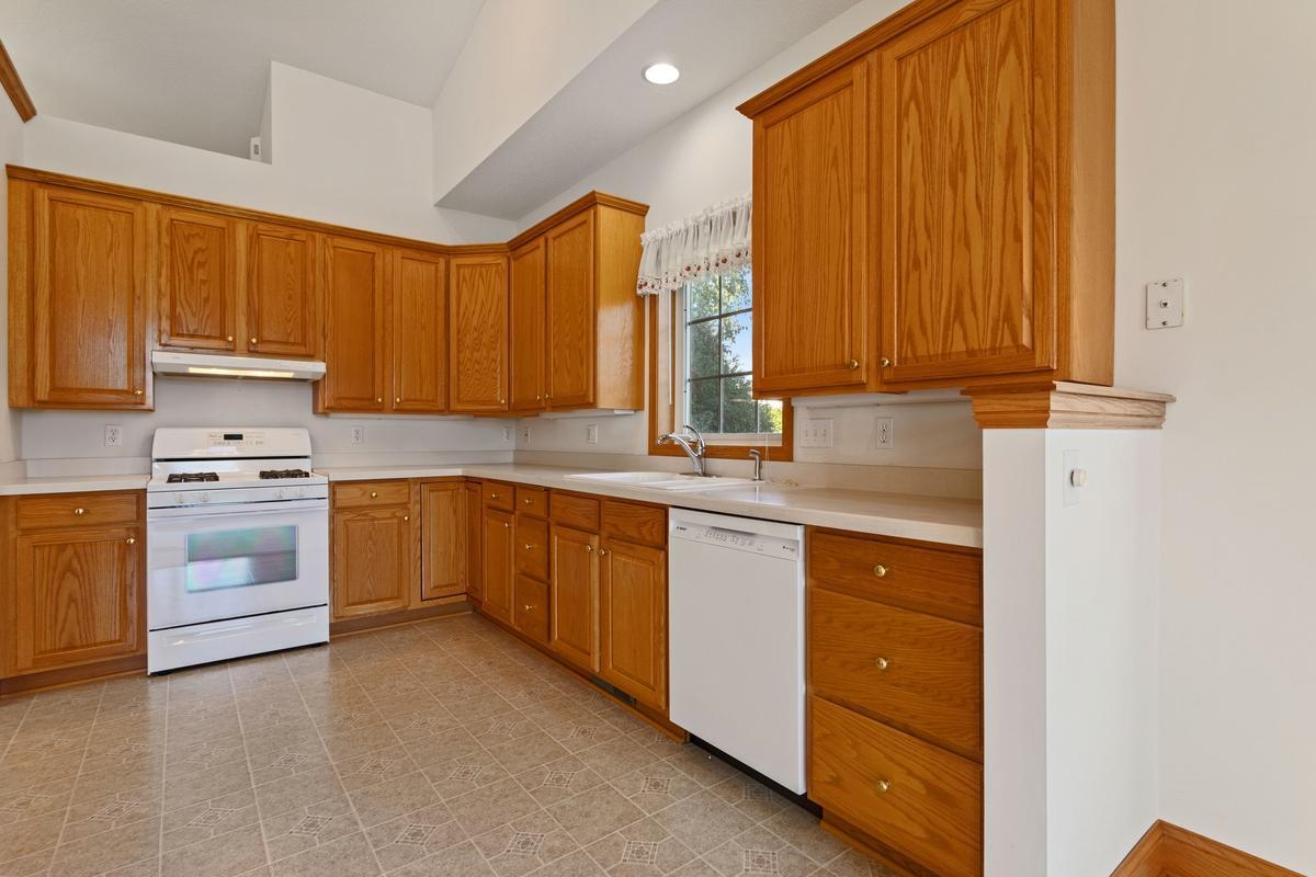 View of Residential at 583 Holly Lane, Oakdale MN 55128, Oakdale (12 of 54) - Mike Wilen | Minnesota Team Real Estate