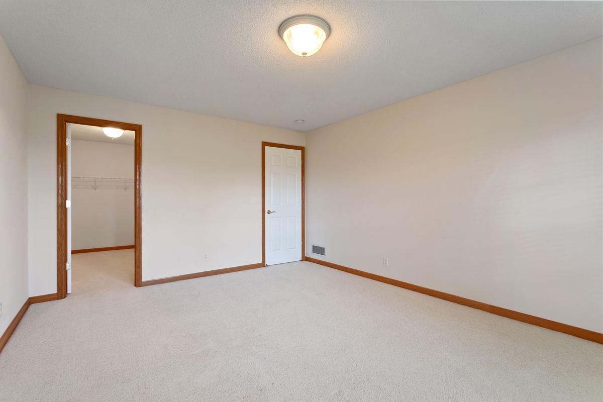 View of Residential at 583 Holly Lane, Oakdale MN 55128, Oakdale (38 of 54) - Mike Wilen | Minnesota Team Real Estate