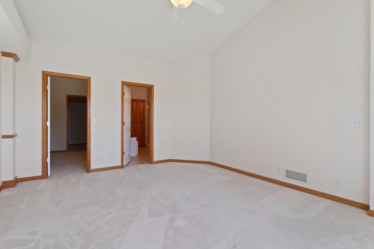 View of Residential at 583 Holly Lane, Oakdale MN 55128, Oakdale (28 of 54) - Mike Wilen | Minnesota Team Real Estate