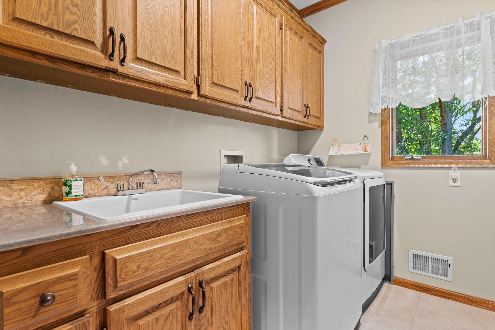 View of Residential at 17707 Kingsbury Circle, Lakeville MN 55044, Lakeville (20 of 34) - Mike Wilen | Minnesota Team Real Estate