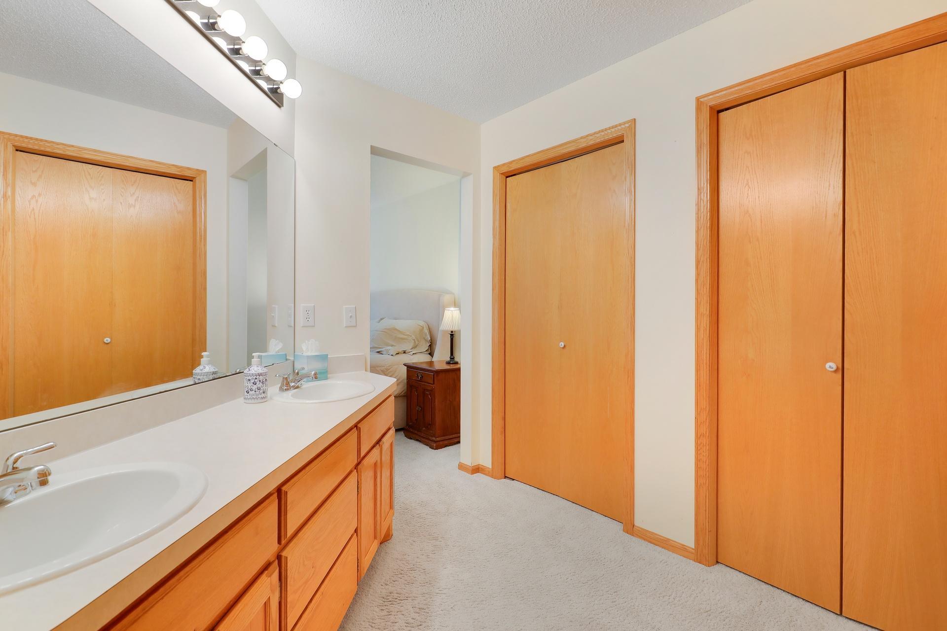View of Residential at 8953 Thomas Lane, Woodbury MN 55125, Woodbury (23 of 30) - Mike Wilen | Minnesota Team Real Estate