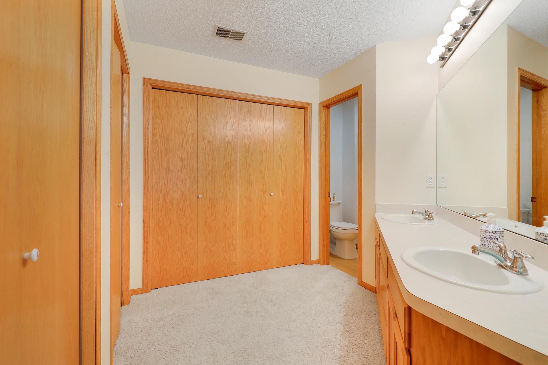 View of Residential at 8953 Thomas Lane, Woodbury MN 55125, Woodbury (20 of 30) - Mike Wilen | Minnesota Team Real Estate