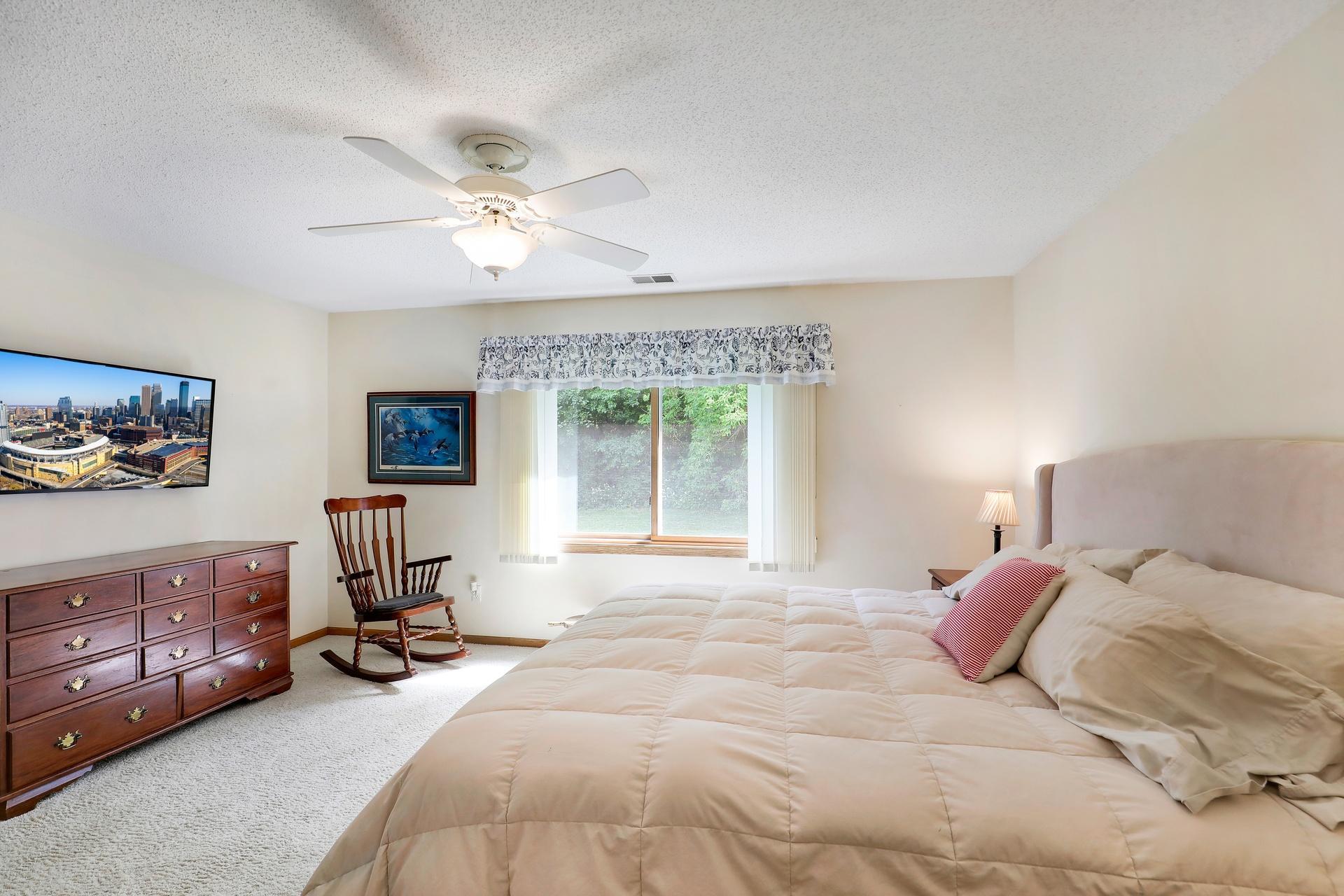 View of Residential at 8953 Thomas Lane, Woodbury MN 55125, Woodbury (19 of 30) - Mike Wilen | Minnesota Team Real Estate