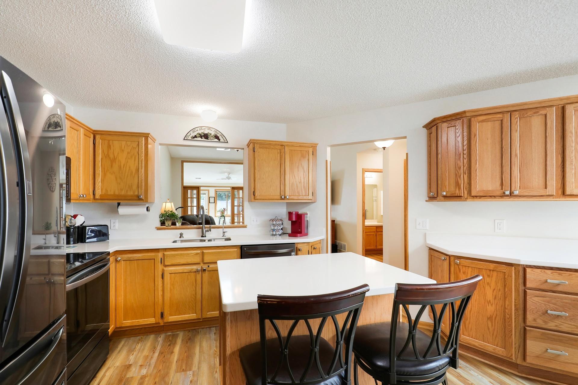 View of Residential at 8953 Thomas Lane, Woodbury MN 55125, Woodbury (10 of 30) - Mike Wilen | Minnesota Team Real Estate