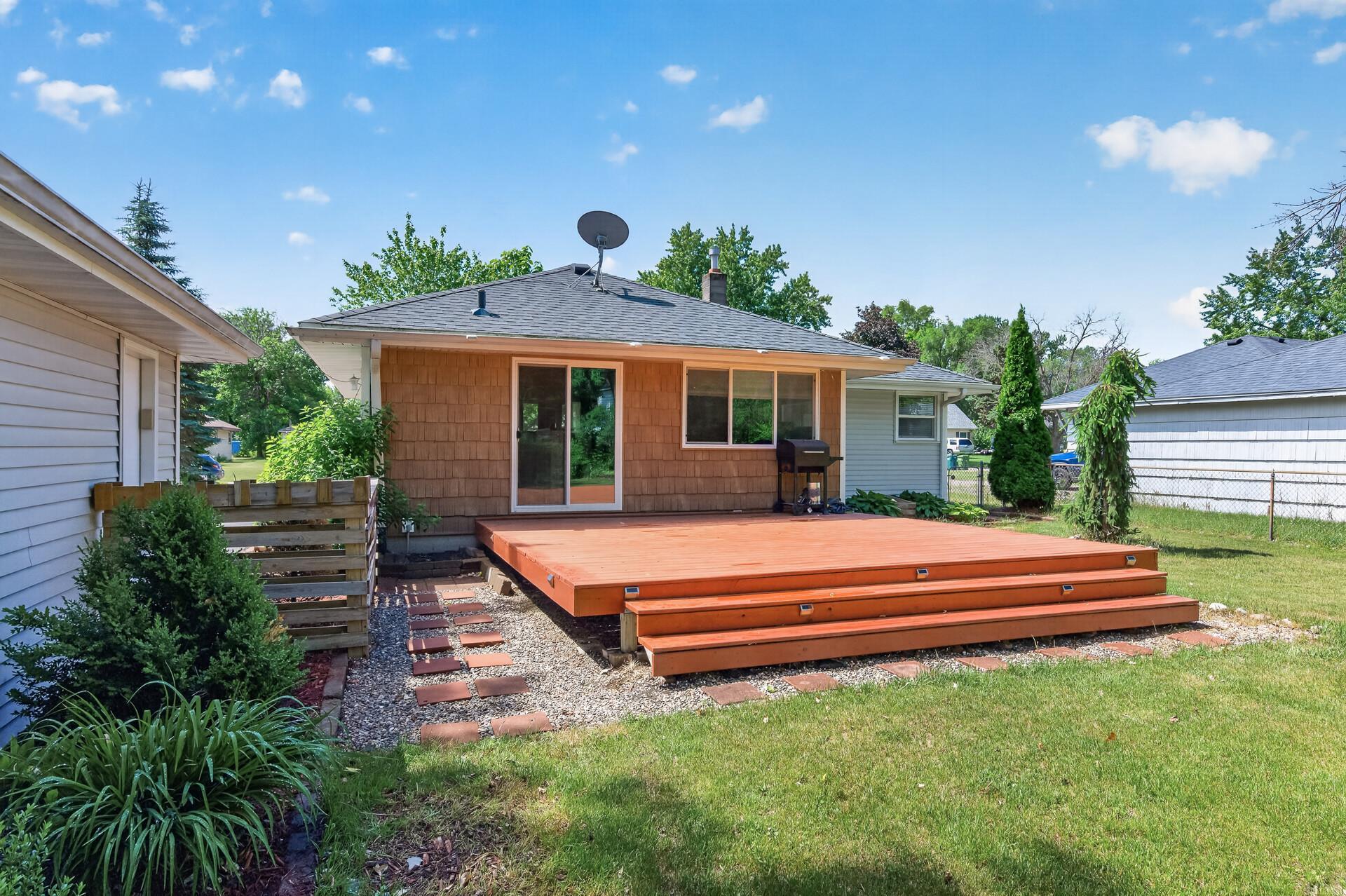 View of Residential at 211 92nd Avenue, Blaine MN 55434, Blaine (46 of 48) - Mike Wilen | Minnesota Team Real Estate
