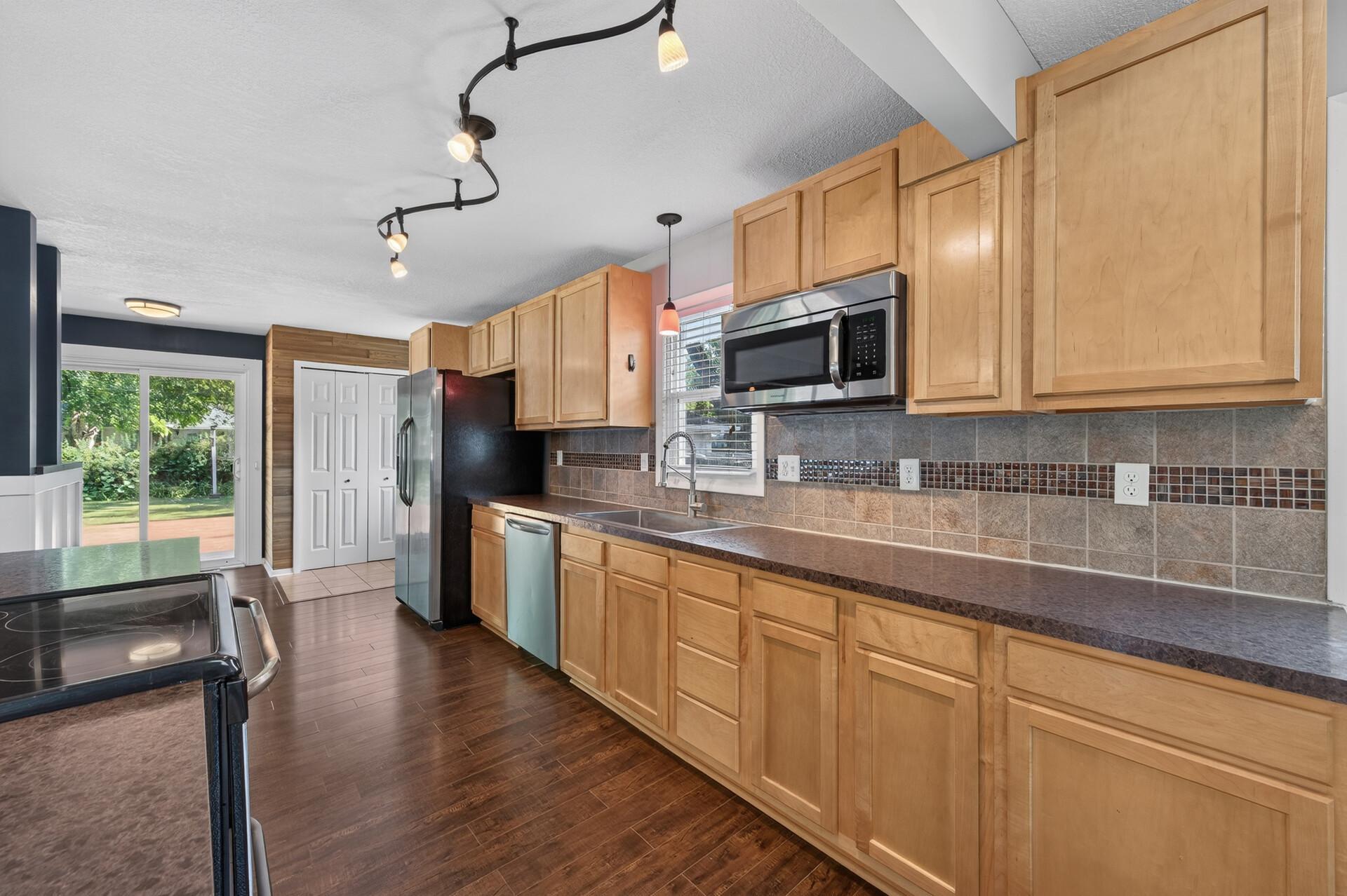 View of Residential at 211 92nd Avenue, Blaine MN 55434, Blaine (14 of 48) - Mike Wilen | Minnesota Team Real Estate