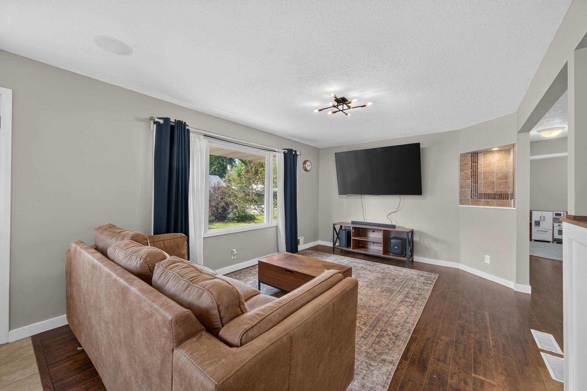 View of Residential at 211 92nd Avenue, Blaine MN 55434, Blaine (9 of 48) - Mike Wilen | Minnesota Team Real Estate