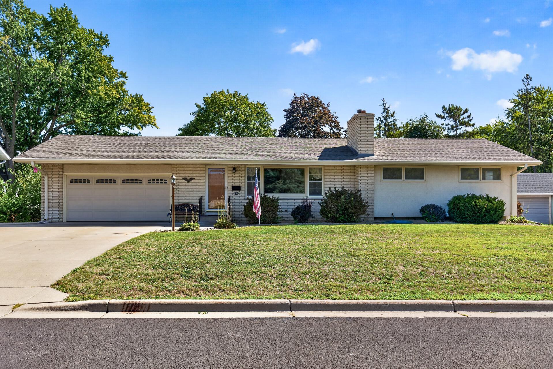 View of Single Family at 7538 Carmen Avenue, Inver Grove Heights - Mike Wilen | Minnesota Team Real Estate