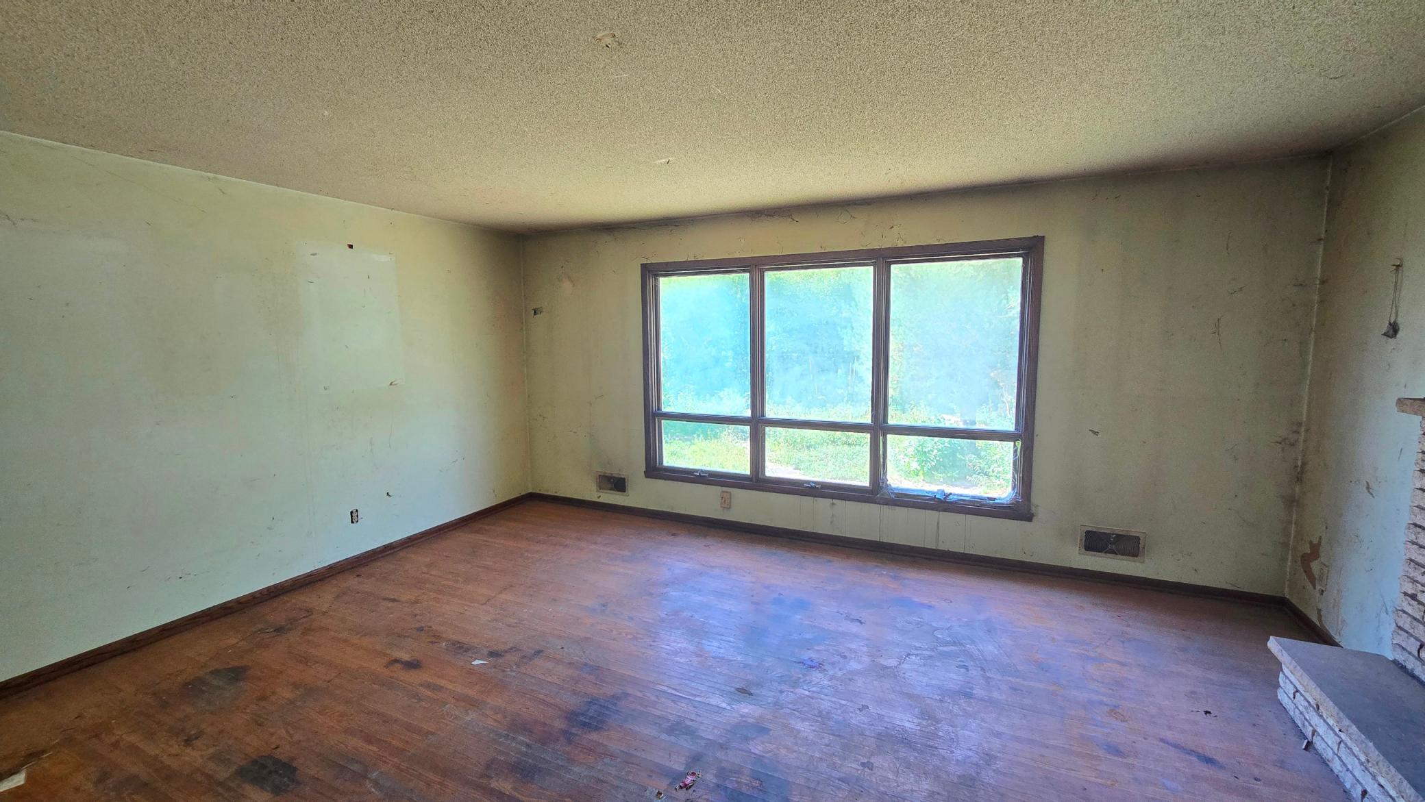 View of Residential at 2937 Chippewa Avenue, Maplewood MN 55109, Maplewood (3 of 17) - Mike Wilen | Minnesota Team Real Estate