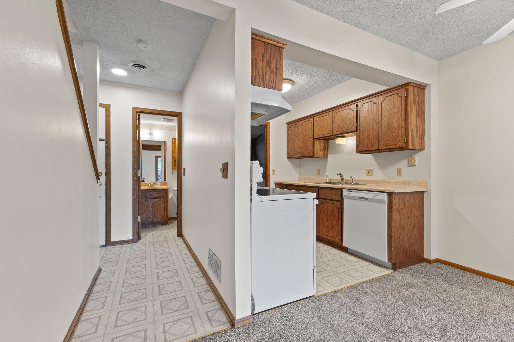 View of Residential at 6666 Xerxes Place, Brooklyn Center MN 55430, Brooklyn Center (7 of 23) - Mike Wilen | Minnesota Team Real Estate