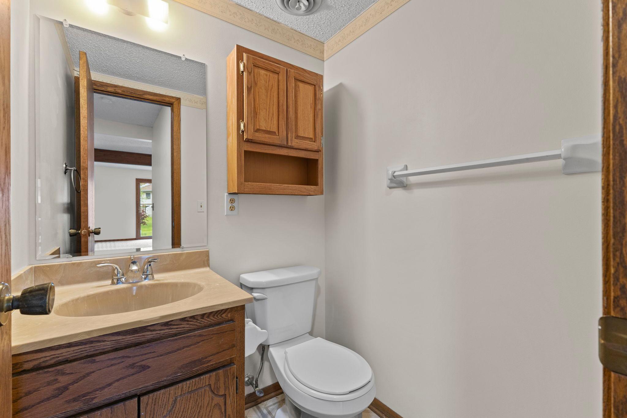 View of Residential at 6666 Xerxes Place, Brooklyn Center MN 55430, Brooklyn Center (8 of 23) - Mike Wilen | Minnesota Team Real Estate