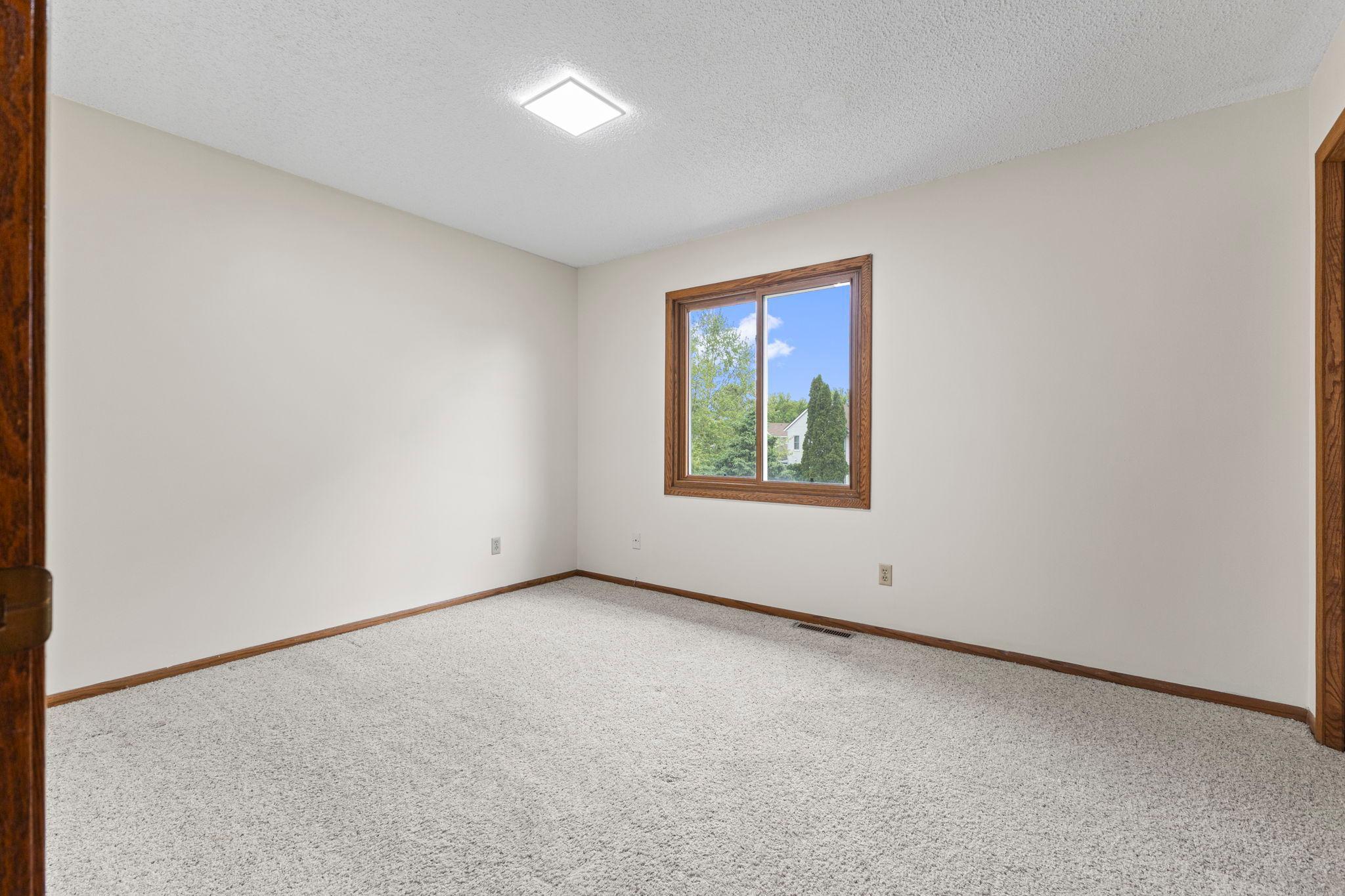 View of Residential at 6666 Xerxes Place, Brooklyn Center MN 55430, Brooklyn Center (11 of 23) - Mike Wilen | Minnesota Team Real Estate