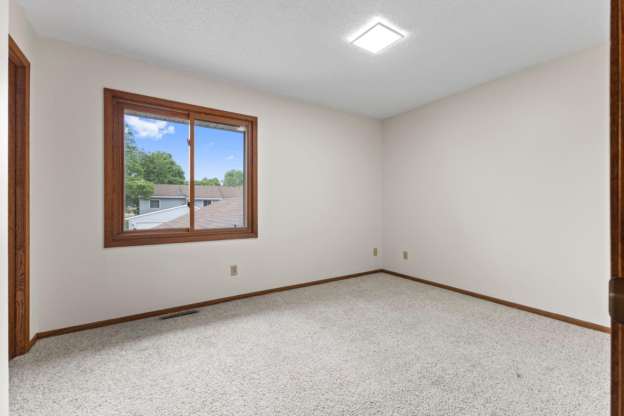 View of Residential at 6666 Xerxes Place, Brooklyn Center MN 55430, Brooklyn Center (13 of 23) - Mike Wilen | Minnesota Team Real Estate