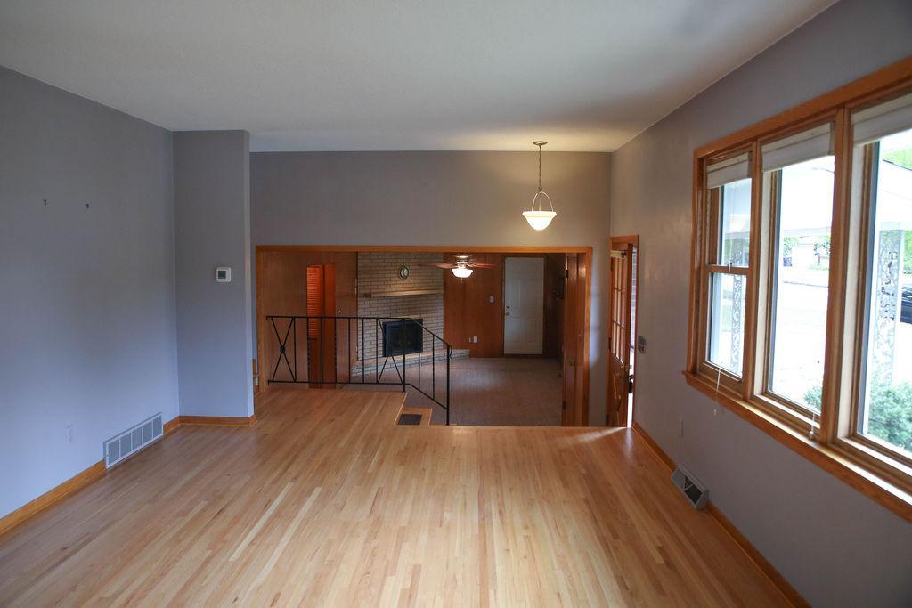 View of Residential at 1825 Woodcrest Drive, Saint Paul MN 55119, Saint Paul (16 of 40) - Mike Wilen | Minnesota Team Real Estate