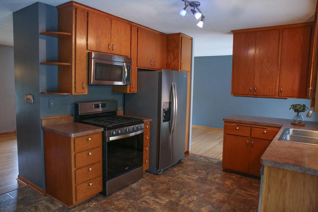View of Residential at 1825 Woodcrest Drive, Saint Paul MN 55119, Saint Paul (12 of 40) - Mike Wilen | Minnesota Team Real Estate