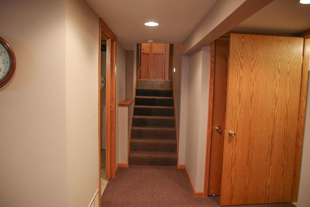 View of Residential at 1825 Woodcrest Drive, Saint Paul MN 55119, Saint Paul (28 of 40) - Mike Wilen | Minnesota Team Real Estate