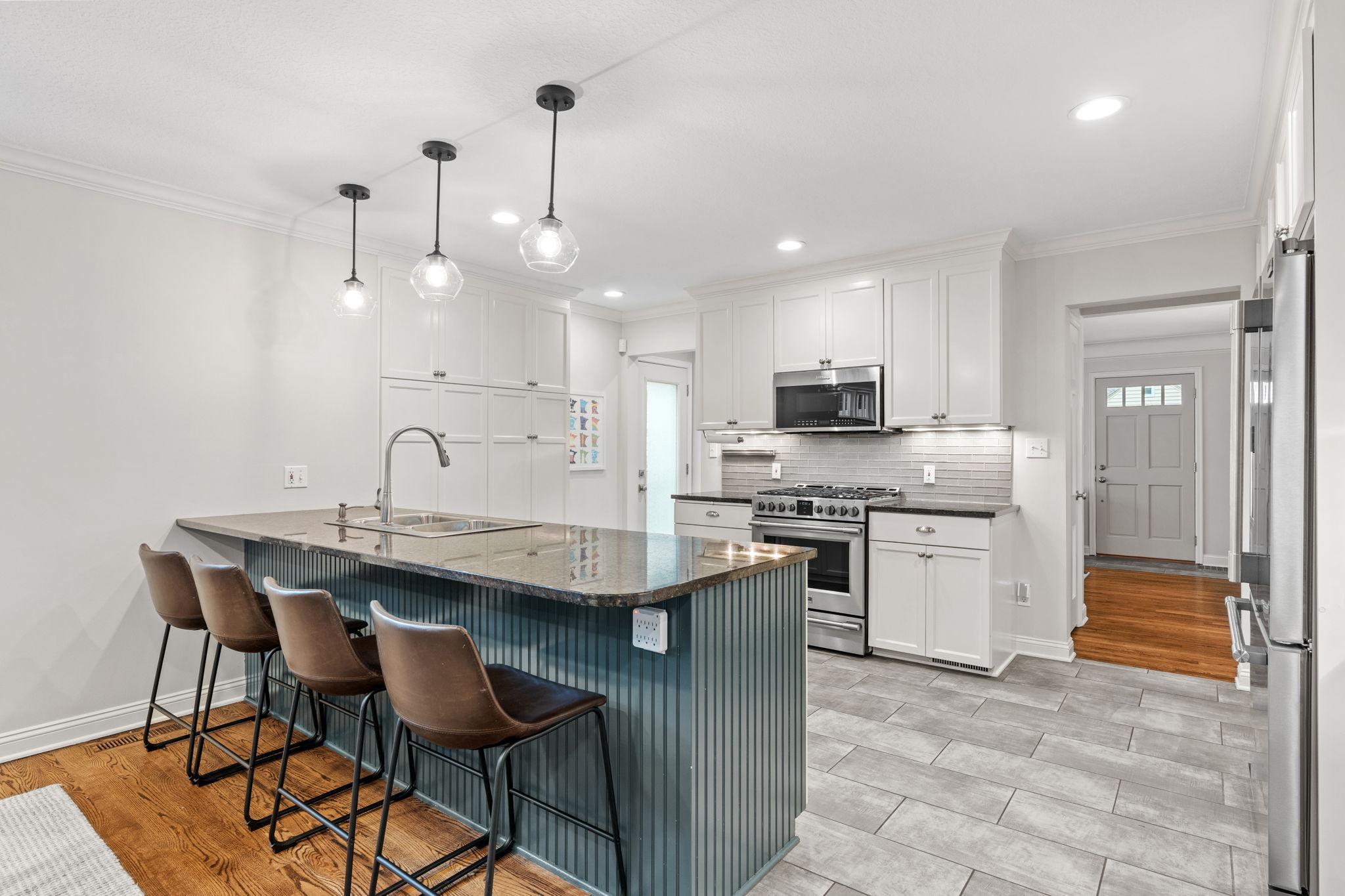 View of Residential at 5541 Vincent Avenue, Minneapolis MN 55410, Minneapolis (4 of 38) - Mike Wilen | Minnesota Team Real Estate