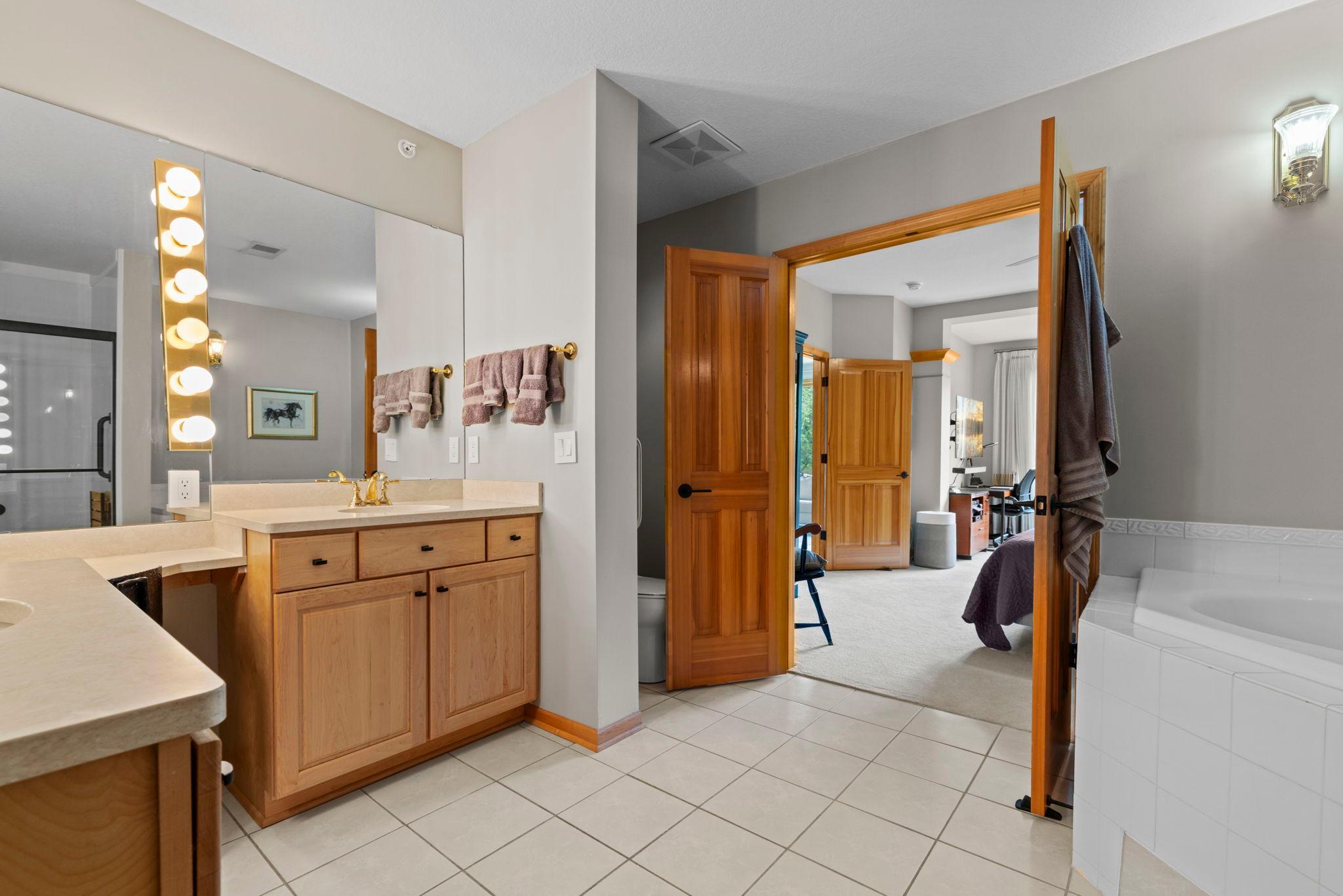 View of Residential at 11460 Fairfield Road #103, Minnetonka MN 55305, Minnetonka (17 of 33) - Mike Wilen | Minnesota Team Real Estate