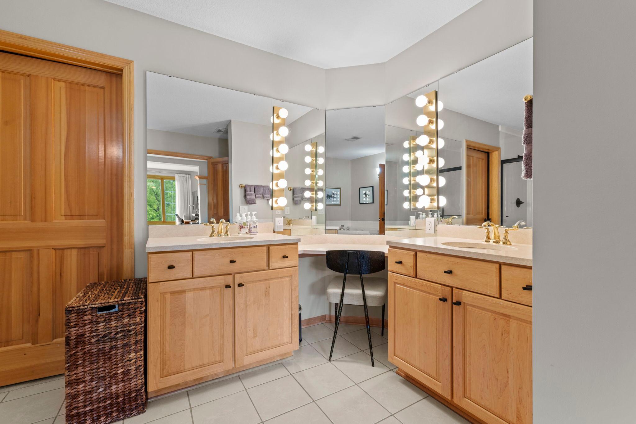 View of Residential at 11460 Fairfield Road #103, Minnetonka MN 55305, Minnetonka (18 of 33) - Mike Wilen | Minnesota Team Real Estate