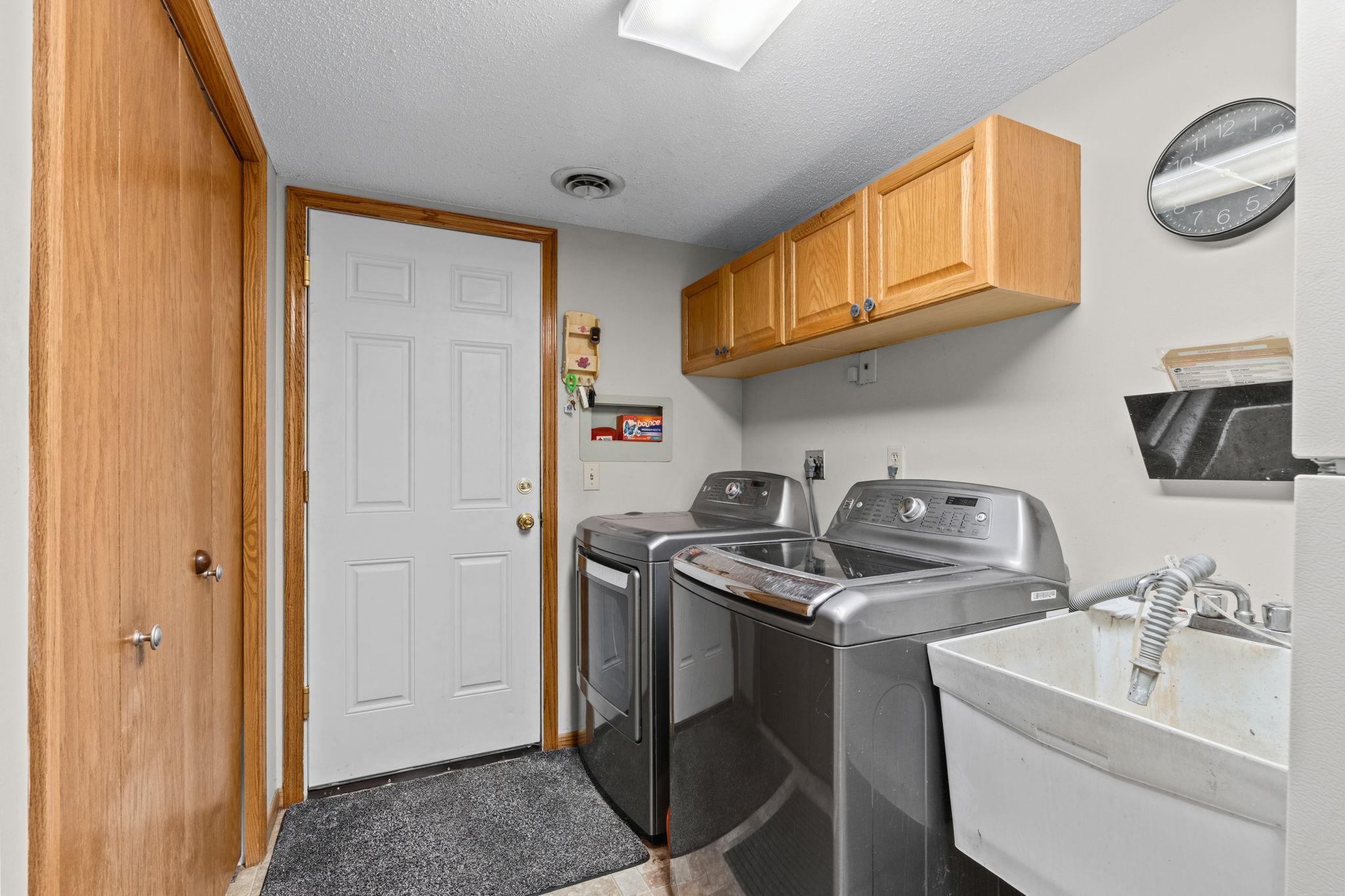 View of Residential at 17161 Shore Lane, Eden Prairie MN 55346, Eden Prairie (22 of 62) - Mike Wilen | Minnesota Team Real Estate