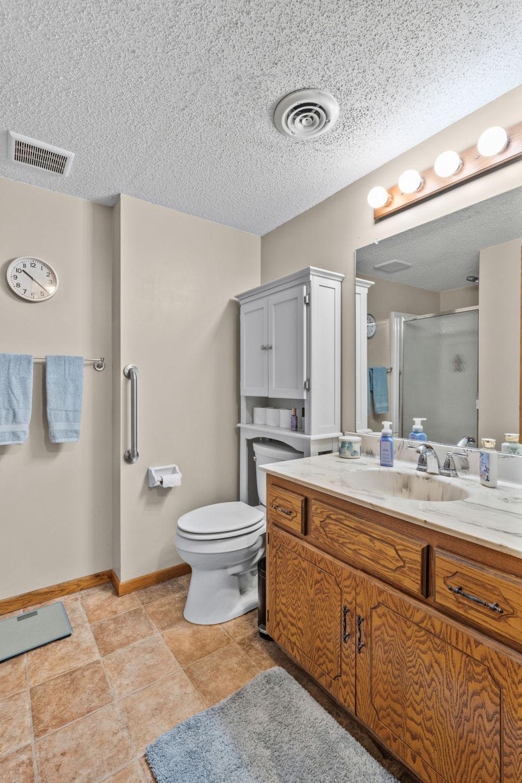 View of Residential at 17161 Shore Lane, Eden Prairie MN 55346, Eden Prairie (21 of 62) - Mike Wilen | Minnesota Team Real Estate