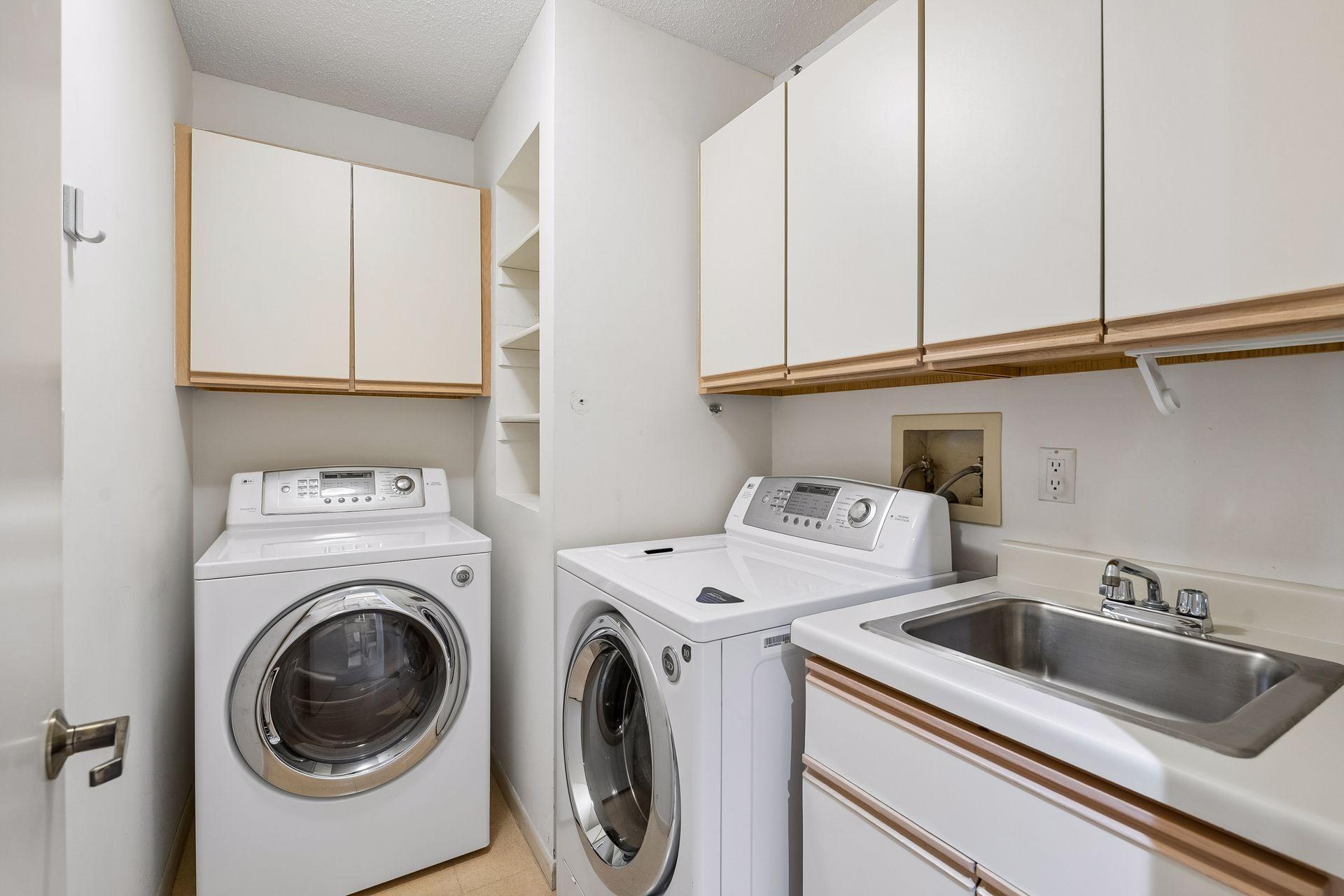 View of Residential at 1201 Yale Place #403, Minneapolis MN 55403, Minneapolis (17 of 91) - Mike Wilen | Minnesota Team Real Estate