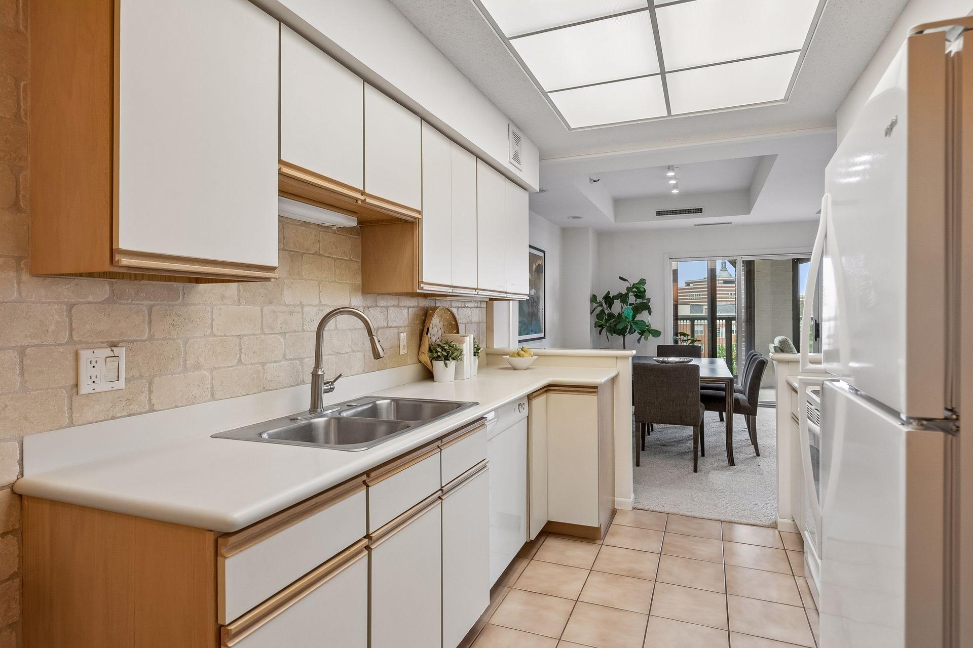 View of Residential at 1201 Yale Place #403, Minneapolis MN 55403, Minneapolis (8 of 91) - Mike Wilen | Minnesota Team Real Estate