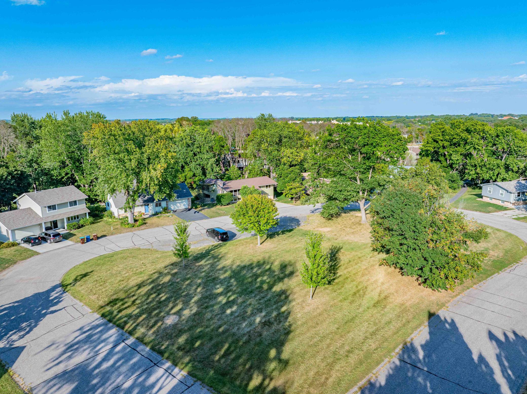 View of Residential at 110105 Arboretum Way, Chaska MN 55318, Chaska (10 of 61) - Mike Wilen | Minnesota Team Real Estate