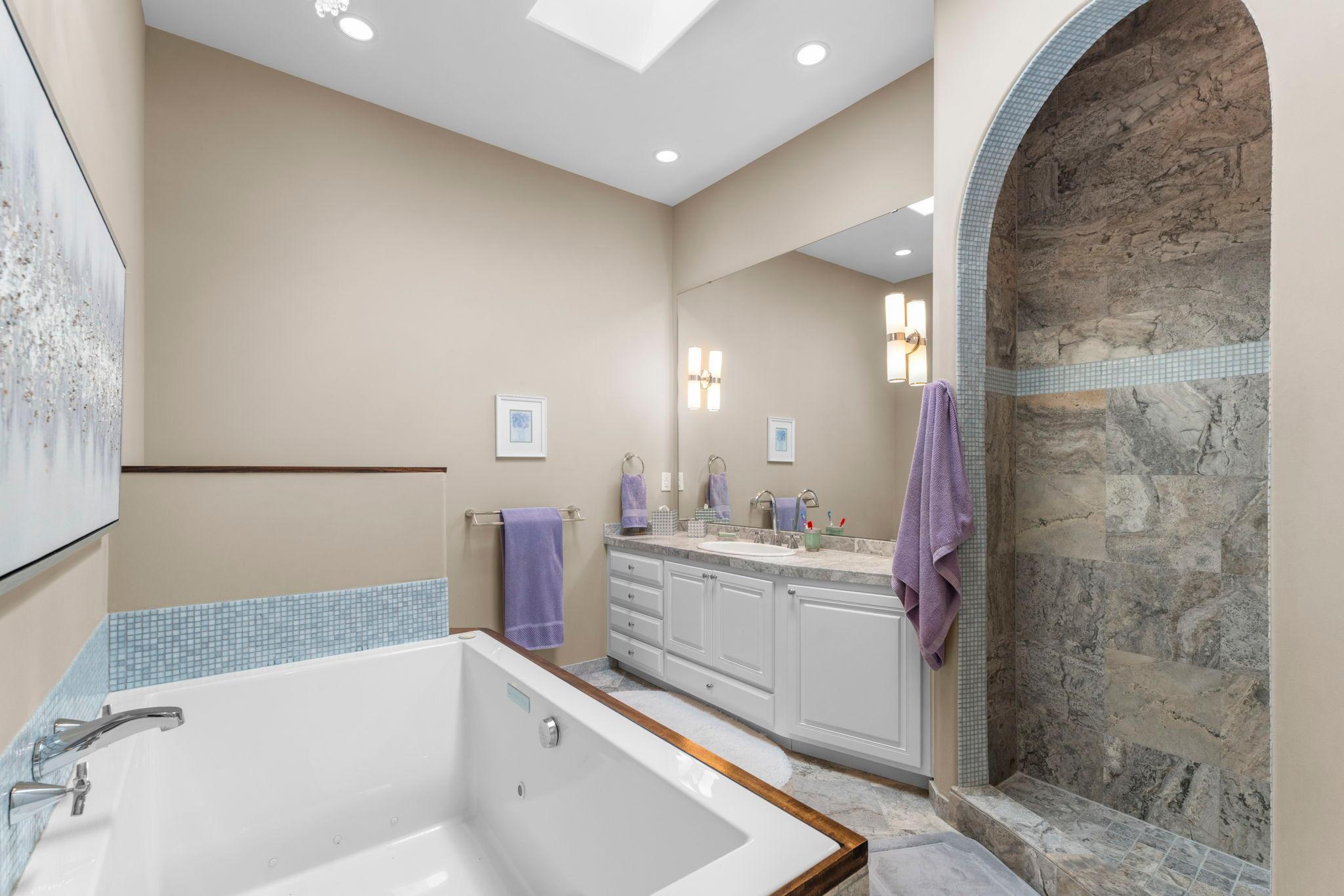 View of Residential at 3125 Inglewood Avenue #202, Saint Louis Park MN 55416, Saint Louis Park (22 of 38) - Mike Wilen | Minnesota Team Real Estate