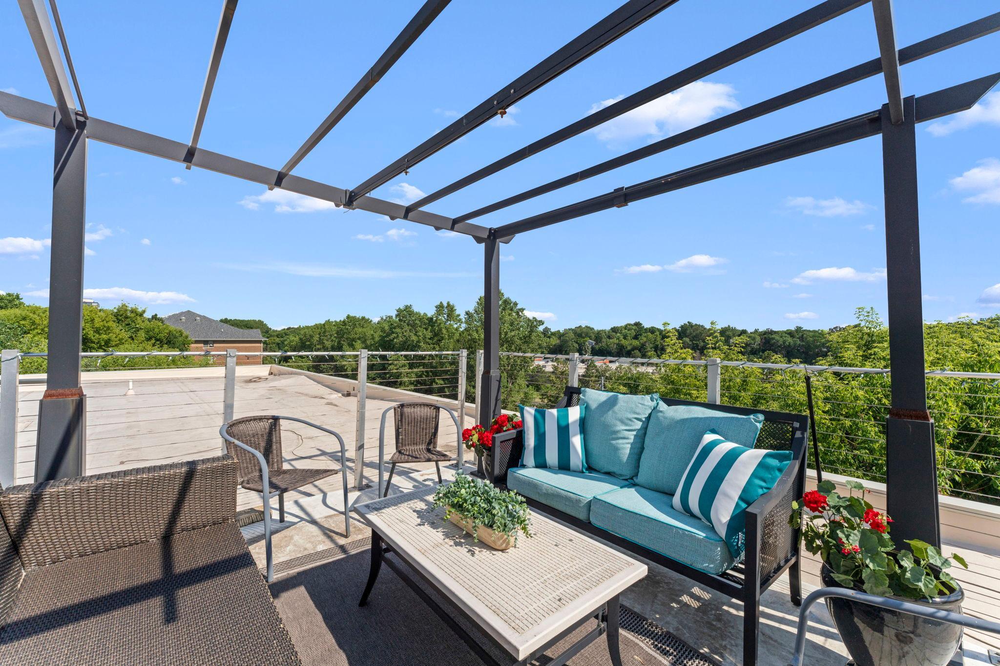 View of (CC) Low Rise (3- Levels) at 3125 Inglewood Avenue, Saint Louis Park - Mike Wilen | Minnesota Team Real Estate