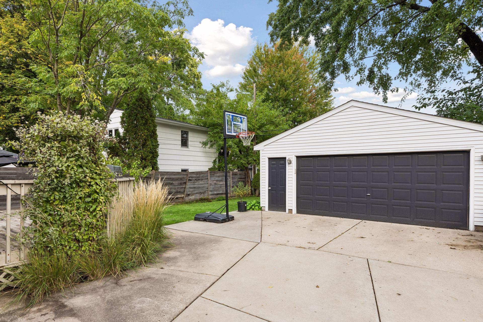 View of Residential at 6021 Wooddale Avenue, Edina MN 55424, Edina (44 of 47) - Mike Wilen | Minnesota Team Real Estate