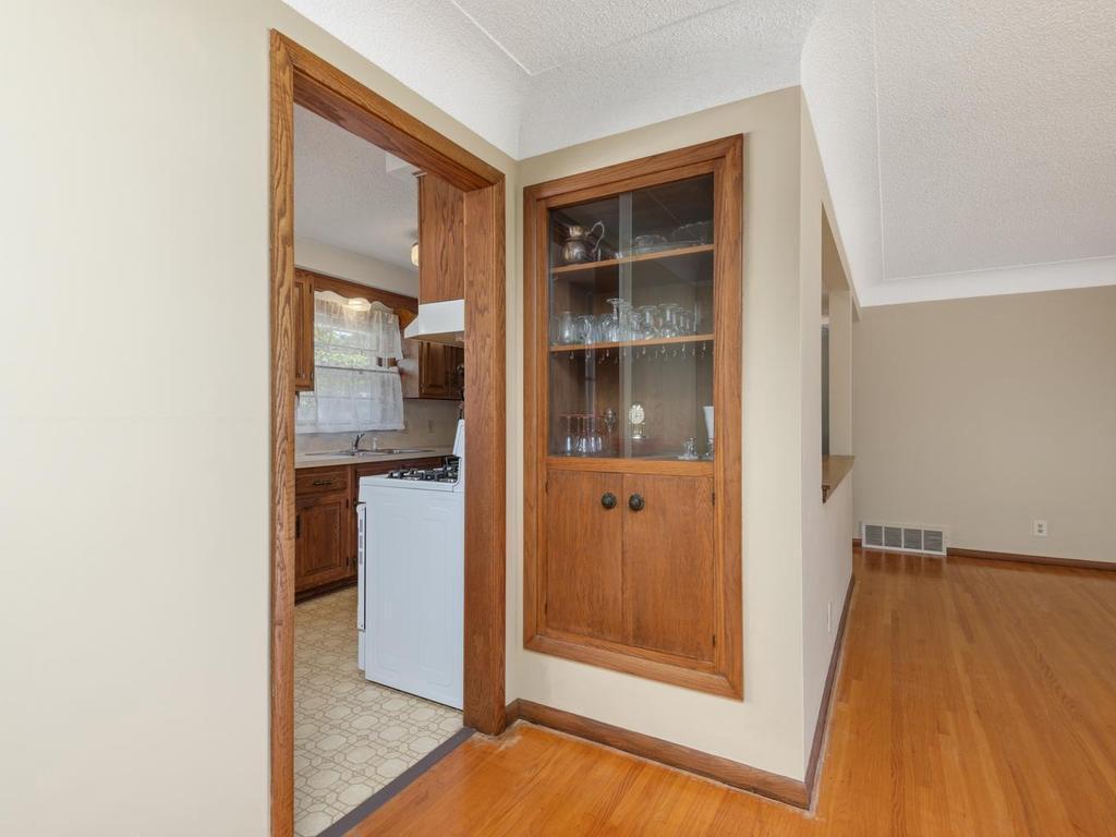View of Residential at 6314 Vincent Avenue, Richfield MN 55423, Richfield (7 of 29) - Mike Wilen | Minnesota Team Real Estate