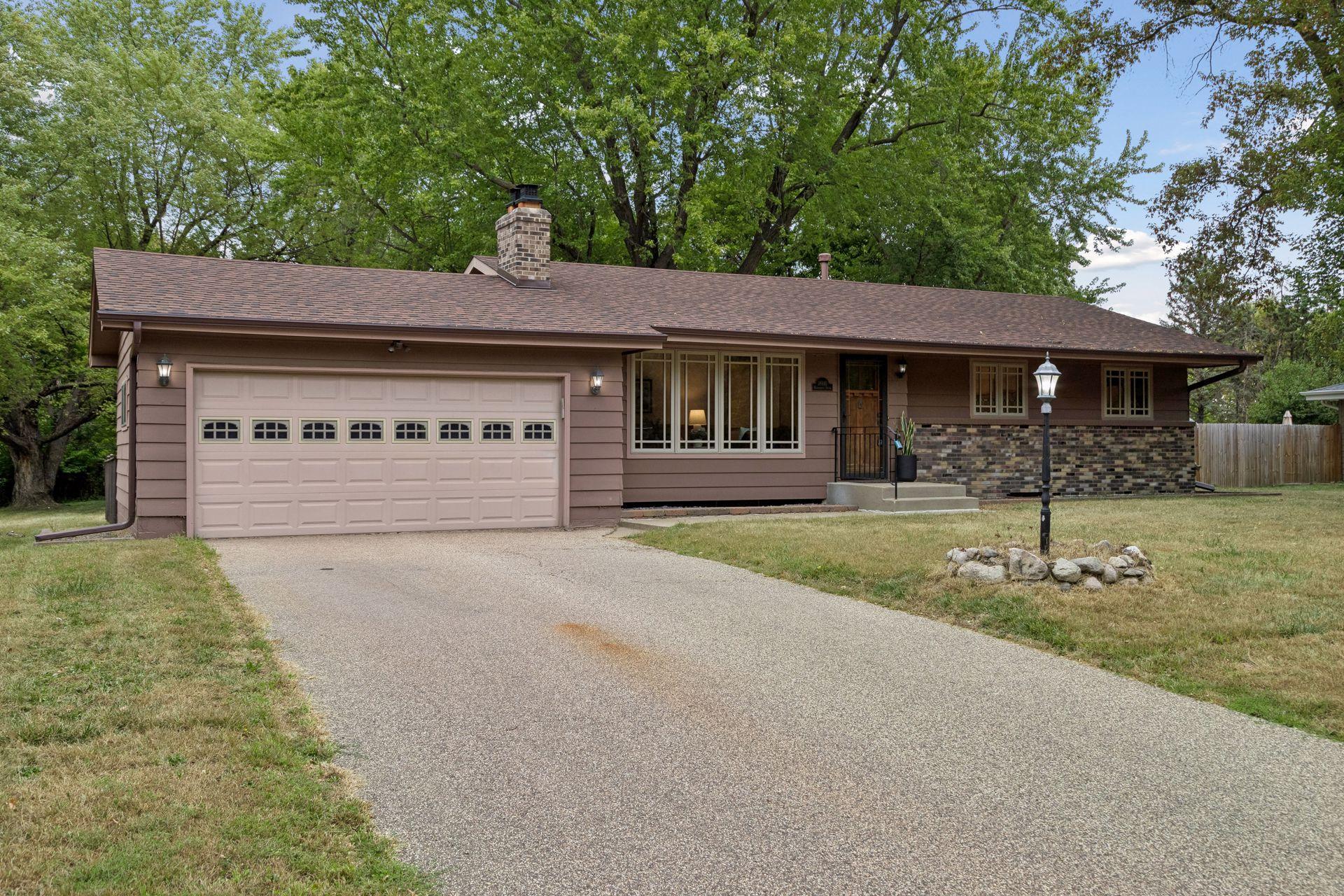 View of Single Family at 18910 Harrogate Drive, Eden Prairie - Mike Wilen | Minnesota Team Real Estate
