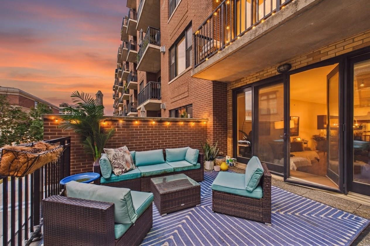 View of (CC) High Rise (4+ Levels) at 401 2nd Street, Minneapolis - Mike Wilen | Minnesota Team Real Estate