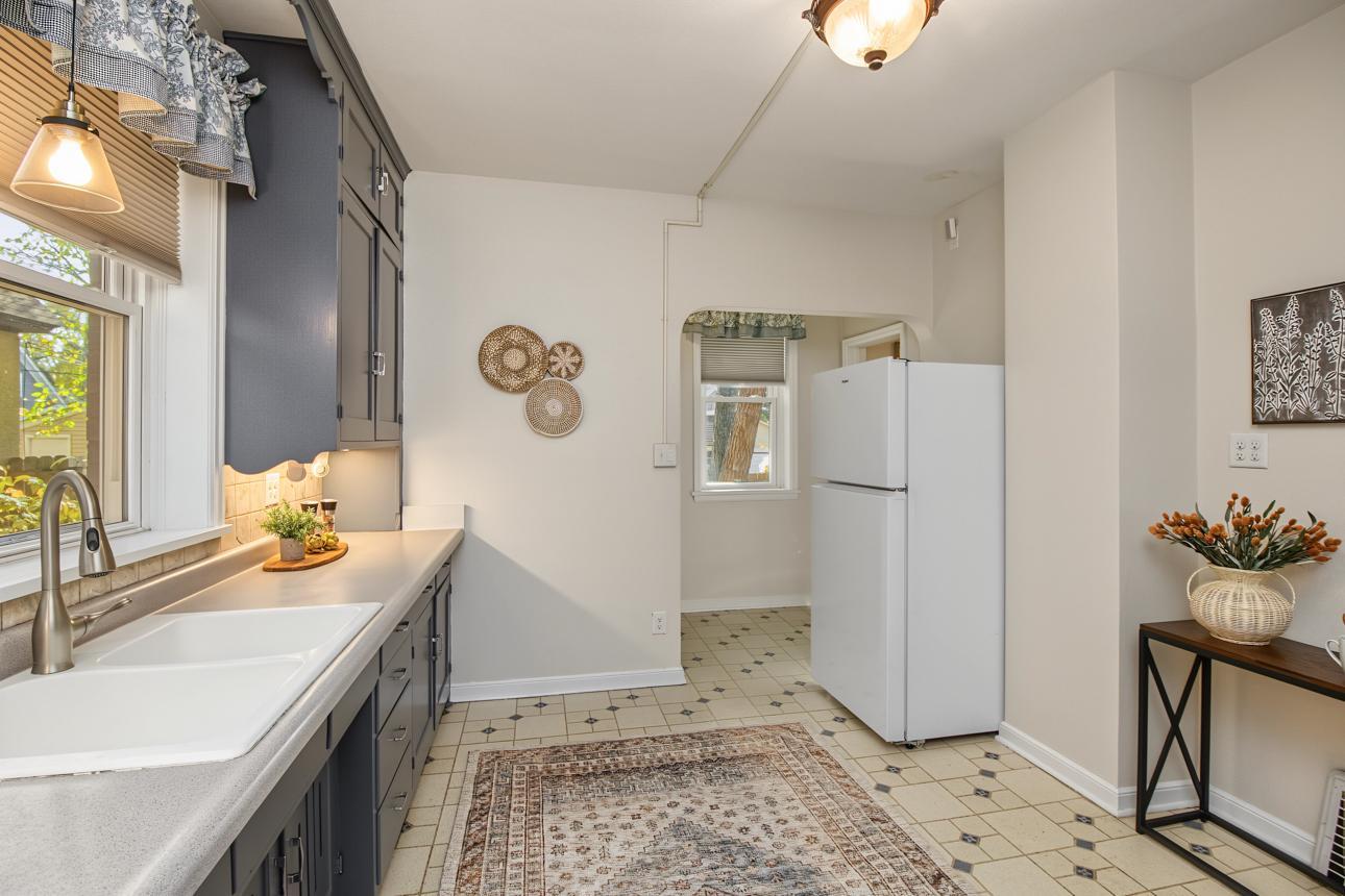 View of Residential at 102 Cook Avenue, Saint Paul MN 55117, Saint Paul (21 of 41) - Mike Wilen | Minnesota Team Real Estate