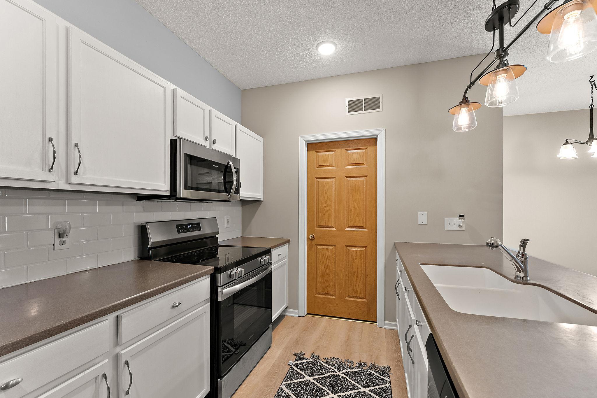 View of Residential at 577 Woodduck Drive #K, Woodbury MN 55125, Woodbury (9 of 18) - Mike Wilen | Minnesota Team Real Estate