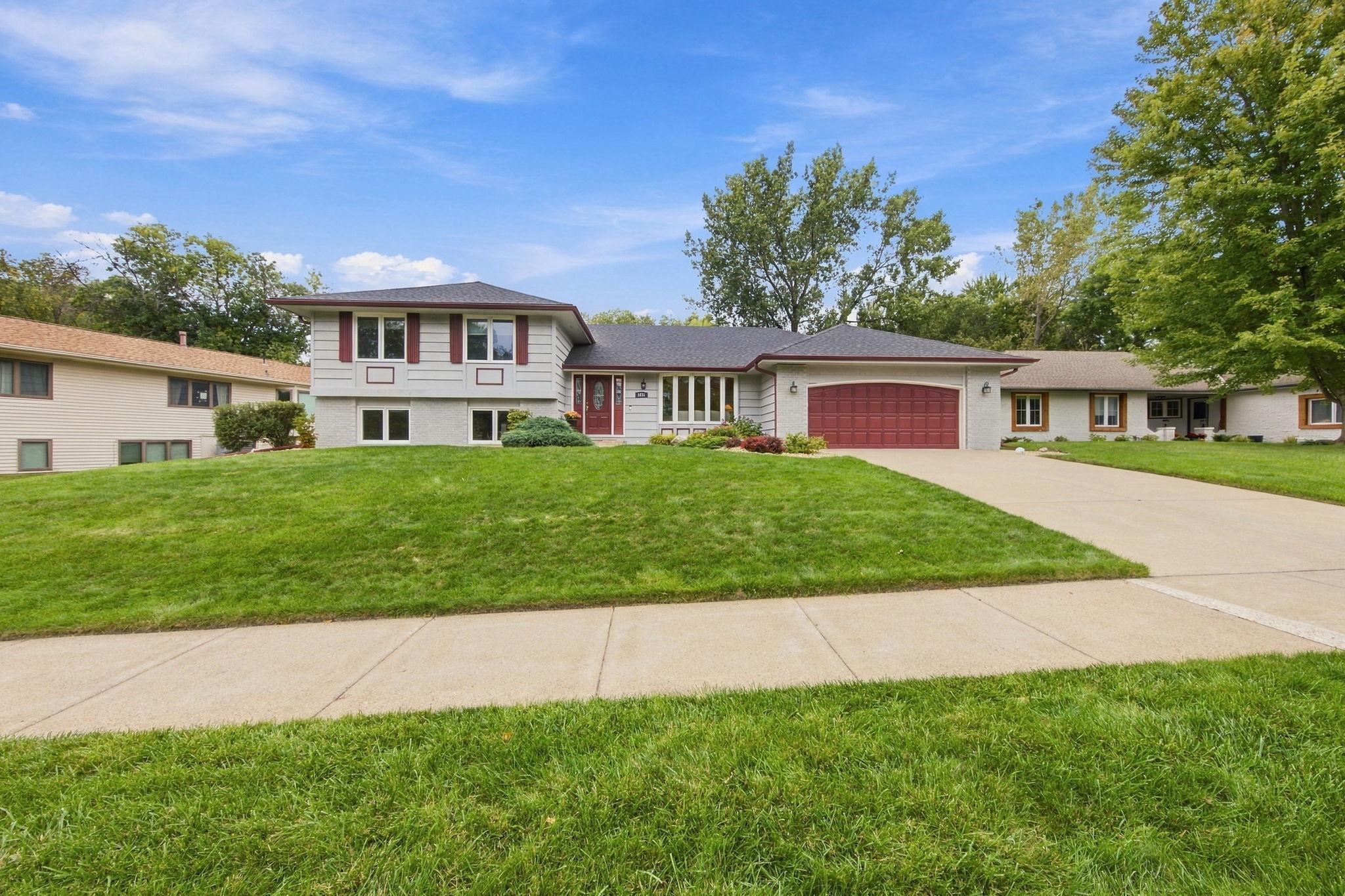 View of Residential at 9235 Hyland Creek Road, Bloomington MN 55437, Bloomington (2 of 46) - Mike Wilen | Minnesota Team Real Estate