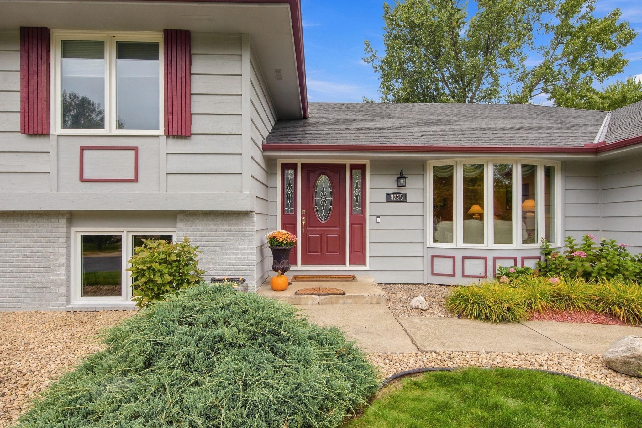 View of Residential at 9235 Hyland Creek Road, Bloomington MN 55437, Bloomington (5 of 46) - Mike Wilen | Minnesota Team Real Estate