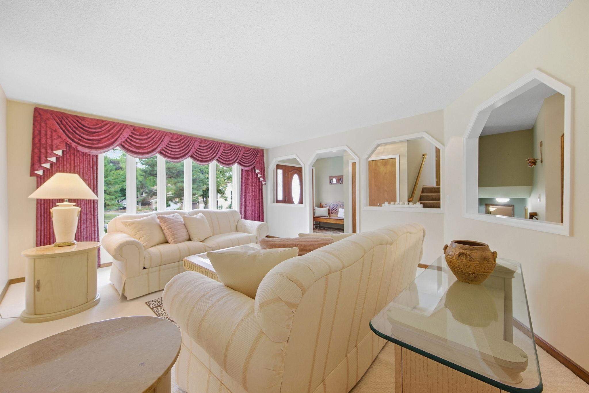 View of Residential at 9235 Hyland Creek Road, Bloomington MN 55437, Bloomington (10 of 46) - Mike Wilen | Minnesota Team Real Estate