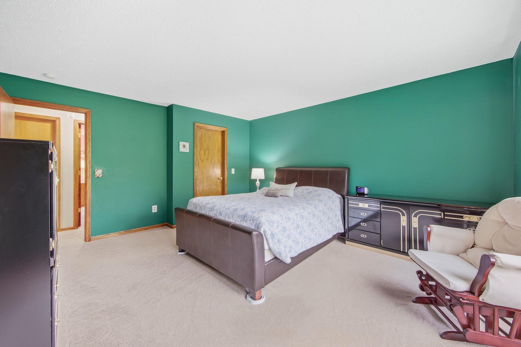 View of Residential at 9235 Hyland Creek Road, Bloomington MN 55437, Bloomington (23 of 46) - Mike Wilen | Minnesota Team Real Estate