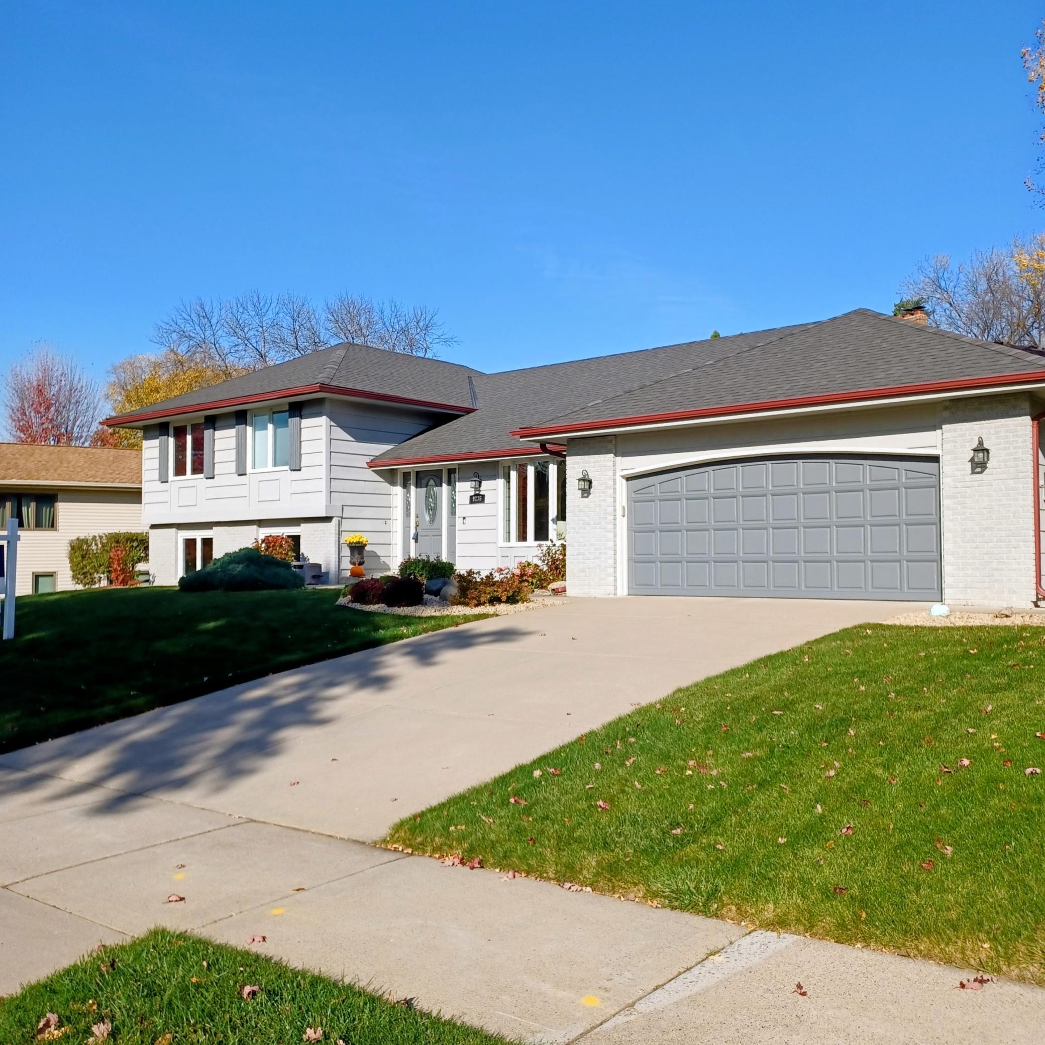View of Residential at 9235 Hyland Creek Road, Bloomington MN 55437, Bloomington (9 of 51) - Mike Wilen | Minnesota Team Real Estate