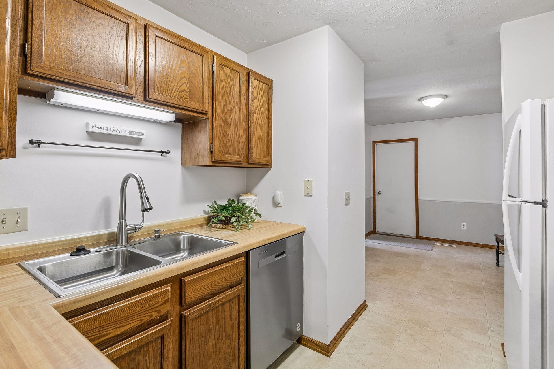 View of Residential at 7775 Glenda Court, Apple Valley MN 55124, Apple Valley (9 of 17) - Mike Wilen | Minnesota Team Real Estate